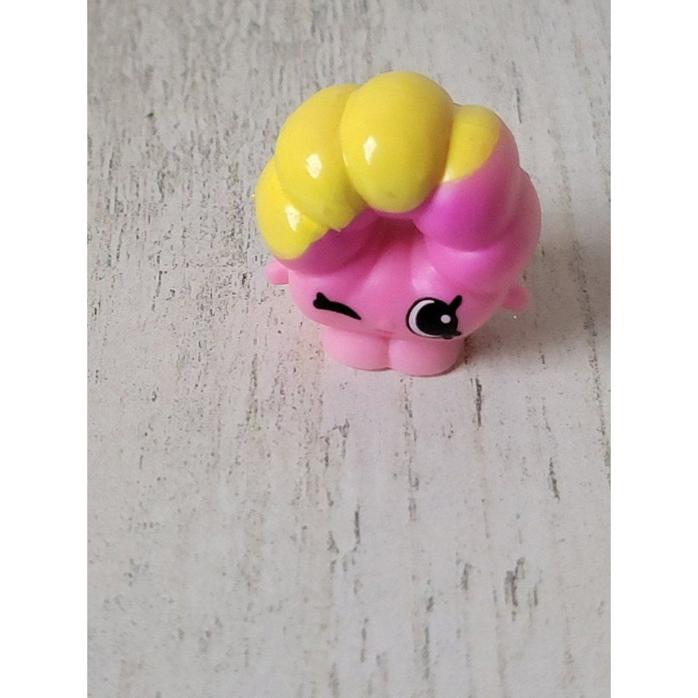 Moose pink Mochi donut mini toy figure‎ Bakery